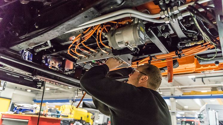 Diesel raus - E-Achse rein:  Mercedes E-Vario Retrofit von PAUL Nutzfahrzeuge mit E-Transport Achse von BPW Bergische Achsen Wiehl 