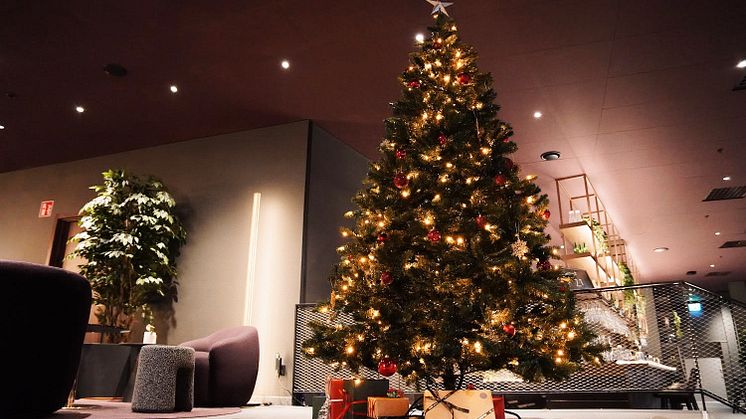 Siden 2012 har Nordic Choice Hotels samlet inn julegaver til barn og unge gjennom initiativet Ensomt juletre