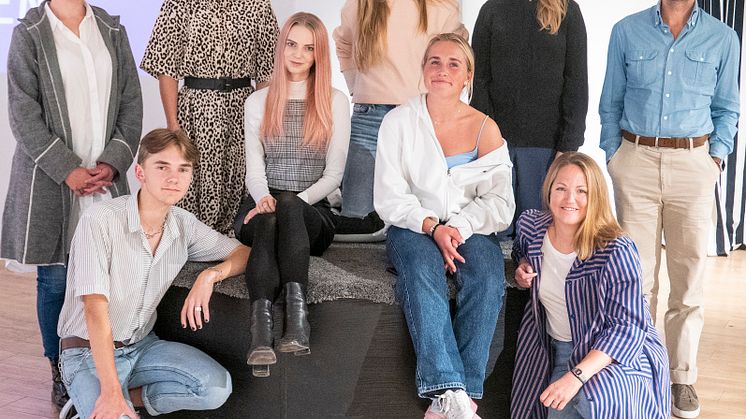 Nyblivna factivister med nio månaders köpstopp för nya kläder.