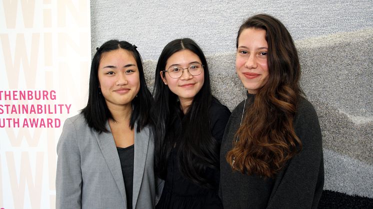 Årets vinnare av WIN WIN Youth Award: Mina Shabbaki, Nina Lam och Görkem Ölmez