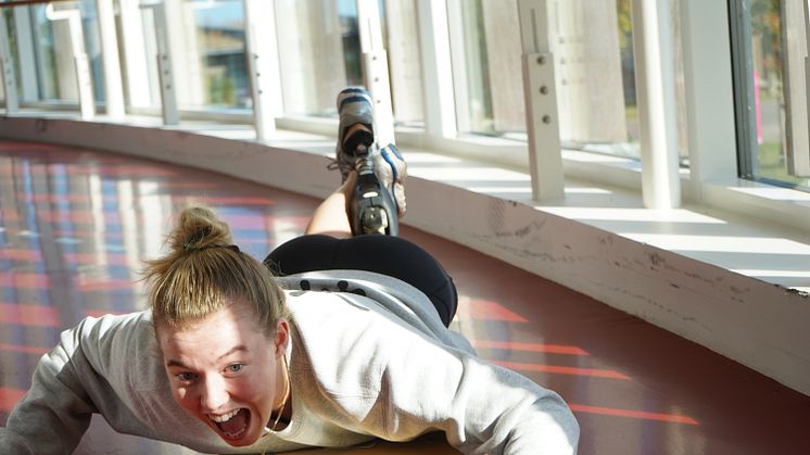 For to år siden mistede Emilie sit ben – nu vil hun til Paralympiske Lege