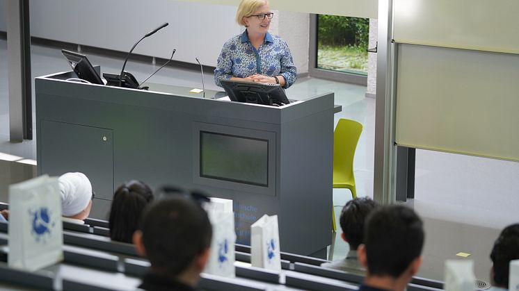 Vergangene Woche erhielten die Absolventinnen und Absolventen des internationalen Studienvorbereitungsprogramms Wildau Foundation Year der TH Wildau ihre Zeugnisse. (Bild: Mareike Rammelt/TH Wildau)