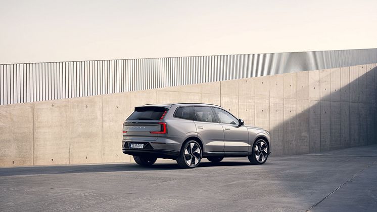 Volvo_EX90