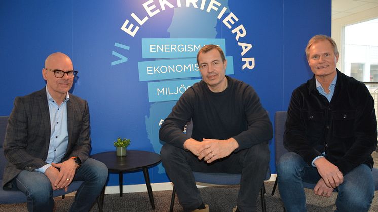 Jörgen Lundgren, Head of Services & Innovation, Rexel Sverige tillsammans med Jonas Morin, affärschef och Niclas Smedberg, CEO SoftOne