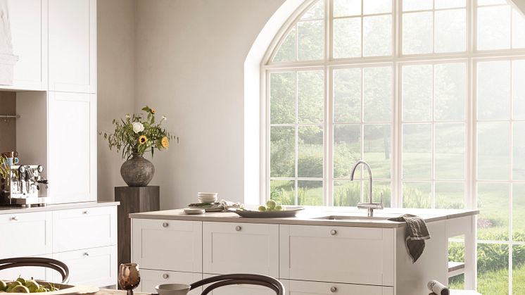 Fyra tips från Marbodal - så här uppnår du minimalism i ett klassiskt lantkök