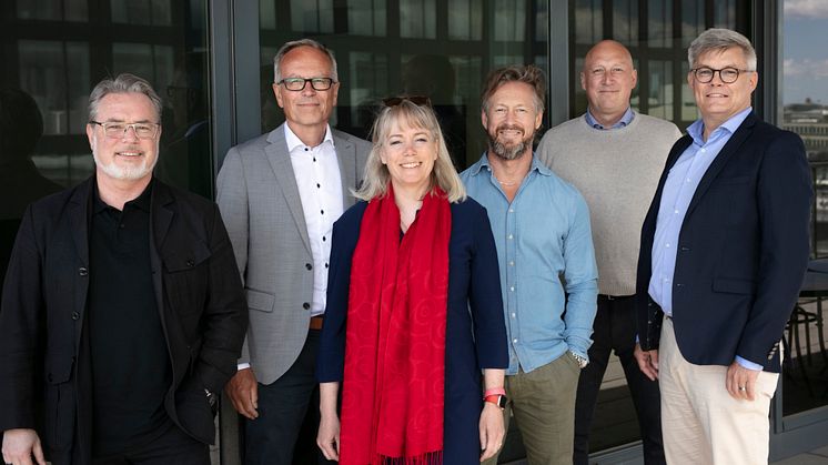 The management team from Nexer and Kairos Future. From the left,  Jörgen Jedbratt, Mats Lindgren, Johanna Danielsson, Lars Kry, Martin Am Zoll, Erik Herngren