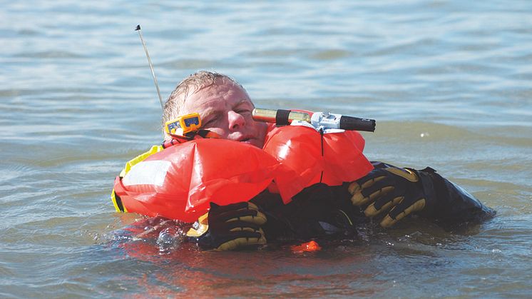 Hi-res image - Ocean Signal - Ocean Signal is raising beacon awareness on 406Day