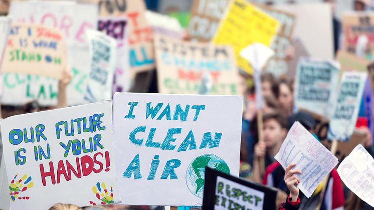 International Children’s Day: young people across the world are almost as concerned about air pollution as COVID-19
