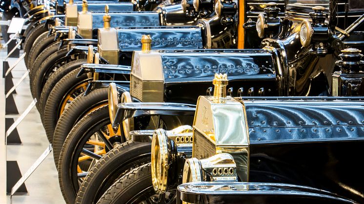 Én mand og 220 klassiske Ford-modeller