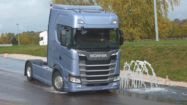 Nach dem Scania Fahrsicherheitstraining kann eine Modulbescheinigung nach BKrFQG ausgestellt werden. 
