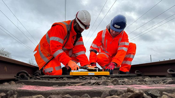 Engineers working on the East Coast Digital Programme between Welwyn Garden City and Hitchin