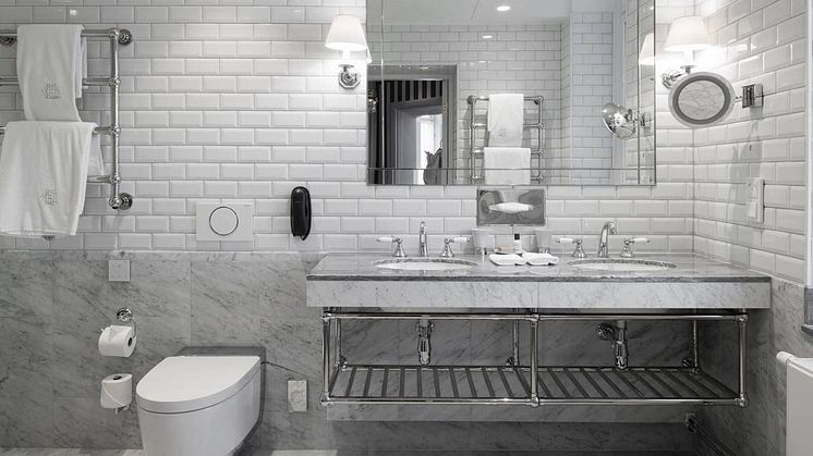 Geberit installerar Geberit AquaClean på Grand Hôtel Stockholm i samband med en omfattande renovering.
