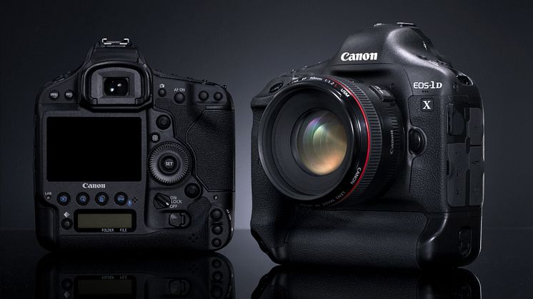 Canons banbrytande EOS-1D X börjar säljas i Sverige i slutet av april 2012
