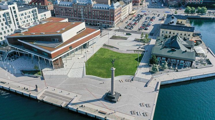 Dags för Sveriges nyaste demokratifestival, H22 Arena, på Hamntorget i Helsingborg.
