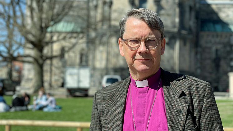 Johan vid domkyrkan Foto Camilla Lindskog.jpg