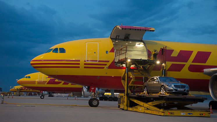 DHL transporterade nya Mercedes S-klass till sin världspremiär
