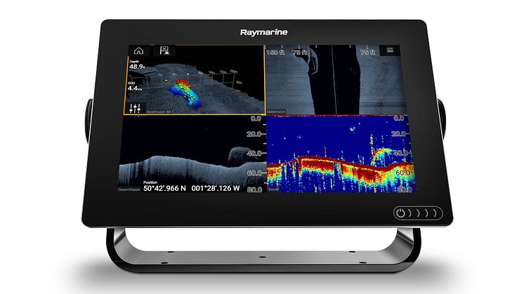 Raymarine's Axiom 9 MFD Showing  fish and structure via RealVision 3D™ 