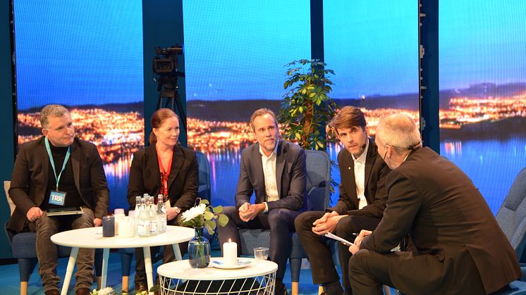 Panelsamtalet arrangerades av Elmia Subcontractor i samarbete med TRR Trygghetsrådet. I panelen, från vänster, Claes Åberg, marknadschef på TRR Trygghetsrådet, Marie Torén, HR Manager Trelleborg Sealing Profiles Sweden AB, Peter Siljerud omvärldsanal