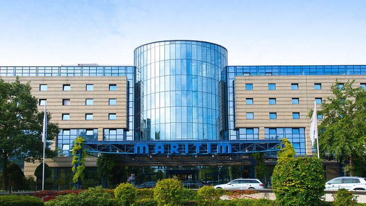 In a first step, an array of criteria was audited at the test hotels in Bonn and Magdeburg, including for example energy consumption, waste volume or emission, the so-called Corporate Carbon Footprint of a Maritim Hotel.