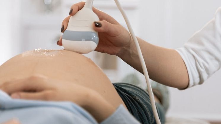 Att använda cannabis under graviditeten kopplas till att barnet uppvisar aggression och ångest. Foto: Pexels. CC0.