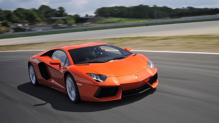 Lamborghini Aventador LP 700-4