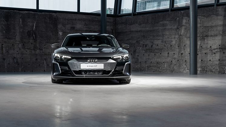 Audi RS e-tron GT (Daytonagrå)