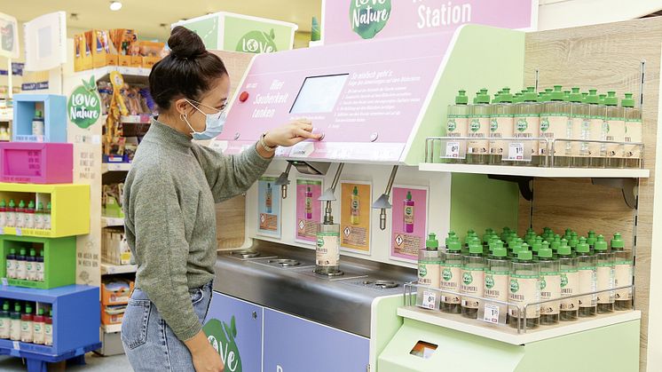 Die Nachfüllstationen gibt es derzeit in 15 ausgewählten dm-Märkten