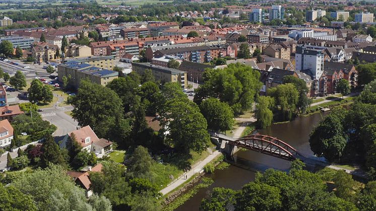 Detta blir området för den nya vägbron. Nuvarande gång- och cykelbro, Pyttebron, kommer inte få plats med den nya dragningen av Klippanvägens förlängning.