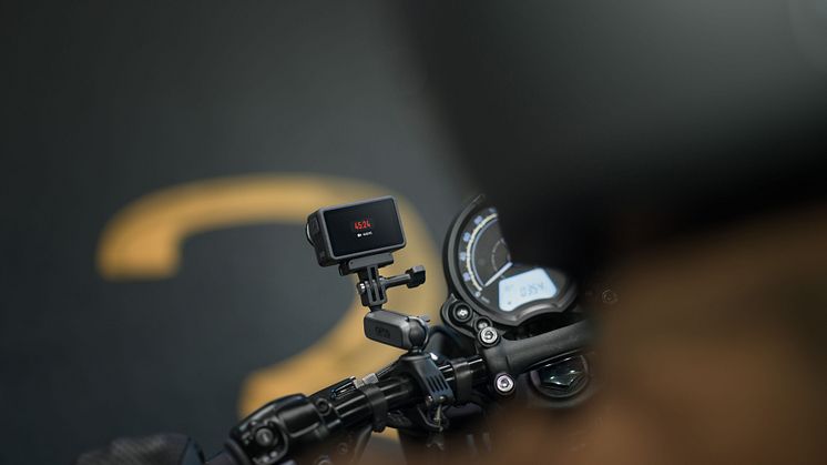 Osmo Action 5 Pro_Motorcycling_Always On Display.jpg