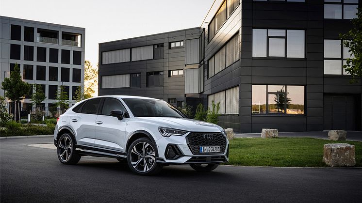Audi Q3 Sportback 45 TFSI e (Gletsjerhvid)