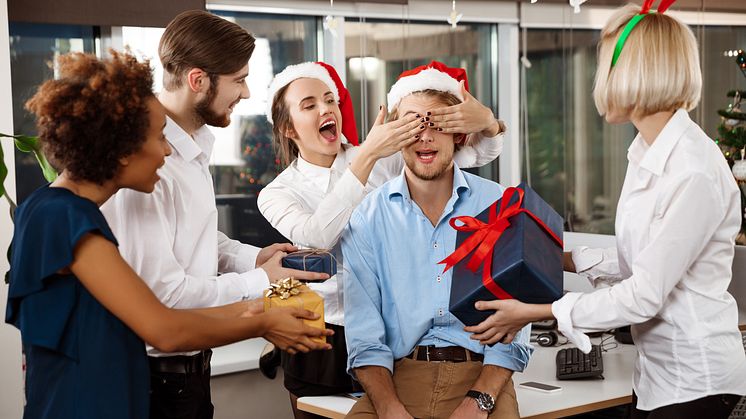 I 2019 og 2021 har regelverket for beskatning av gaver i arbeidsforhold blitt endret og modernisert. Økonomirådgiver i Simployer Espen Øren forklarer hvordan dette påvirker arbeidsgivere. FOTO: Dreamstime