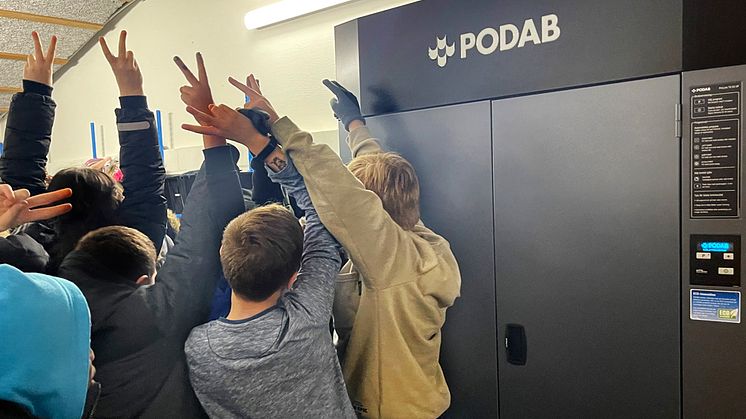 På Sverigefinska skolan går PODABs 11 torkskåp på högvarv