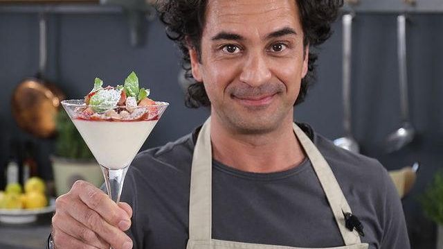 Markus Aujalay har sina favoriter med jordgubbar