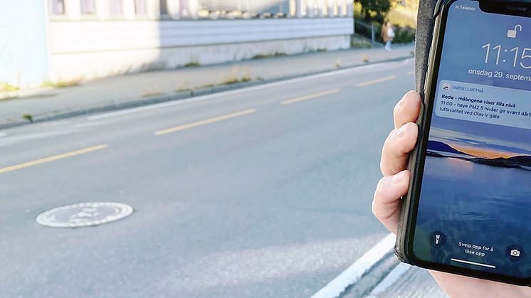 Når du har lastet ned den nye varslingsappen «VarselLuftNå» får du beskjed på mobilen når luftkvaliteten er dårlig – helt gratis! Foto: NILU
