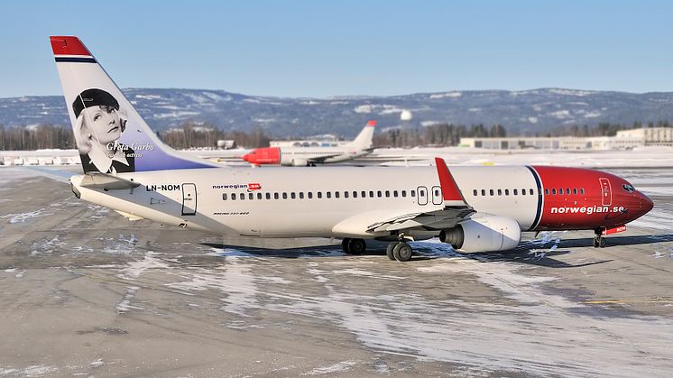 Norwegian-flyet LN-NOM står parkert