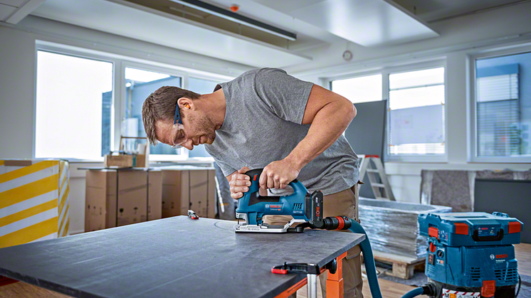 o396608v54 GST_18V-155_BC_application_Cutting