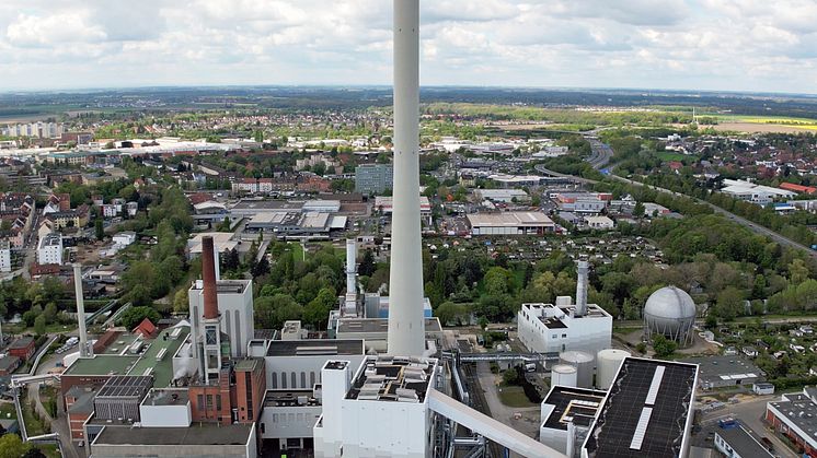 Foto 4_ Im Dezember 2023 wurden das neue Gasturbinen-Heizkraftwerk sowie das neue Biomasse-Heizkraftwerk inklusive Lager in Betrieb genommen. Jetzt im April 2024 folgt der Kohleausstieg..jpg