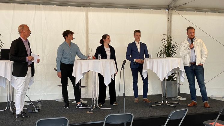 Fr v Gunnar Oesterreich, samtalsledare, Ola Palmgren, Hyresgästföreningen, Dina Oetterli, Jagvillhabostad.nu, Jonathan Sjölander, Göteborgs Förenade Studentkårer och Pierre Strömbäck, Riksbyggen. Bild: Riksbyggen