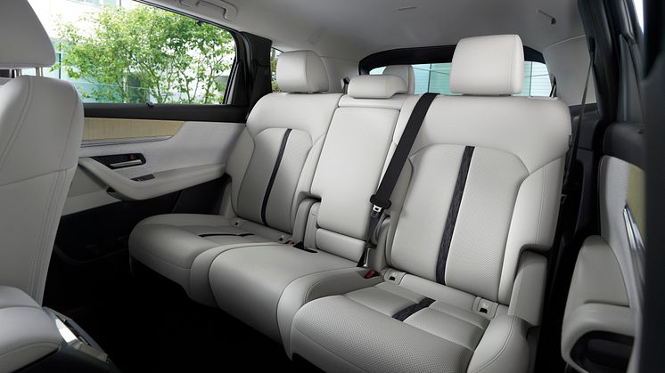 2024_mazda_cx-80_ar_int_18.jpg