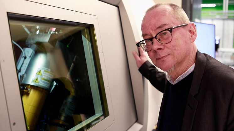 Att upptäcka defekter i komponenter utan att förstöra dem. Professor Håkan Wirdelius forskar om oförstörande provning vid Högskolan Väst. Foto: Högskolan Väst