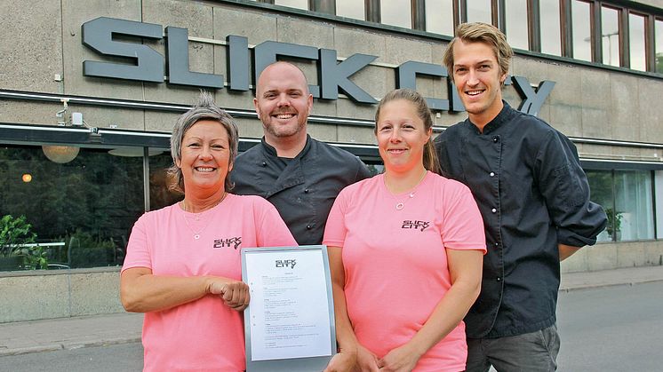 Lunchligan på Slick City bjuder in stadens pensionärer. Från vänster: Karin Lindgren, Staffan Jonsson, Louise ”Lollo” Petersson och Filip Karlsson.