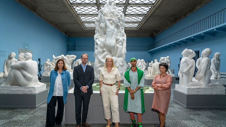 Jurymedlemmer fra venstre: Mona Gjessing, Jarle Strømodden (juryleder), Kristine K. Wessel, Ahmed Umar og Azar Alsharif. Foto: Jon Gorospe.
