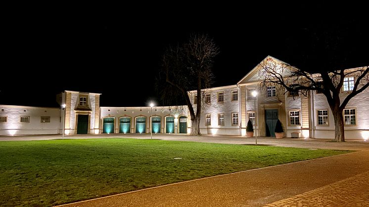 Erstrahlt mit Hilfe von Westfalen Weser Netz im neuen Glanz: Marstallgebäude im Neuhäuser Schlosspark. (c) Stadt Paderborn