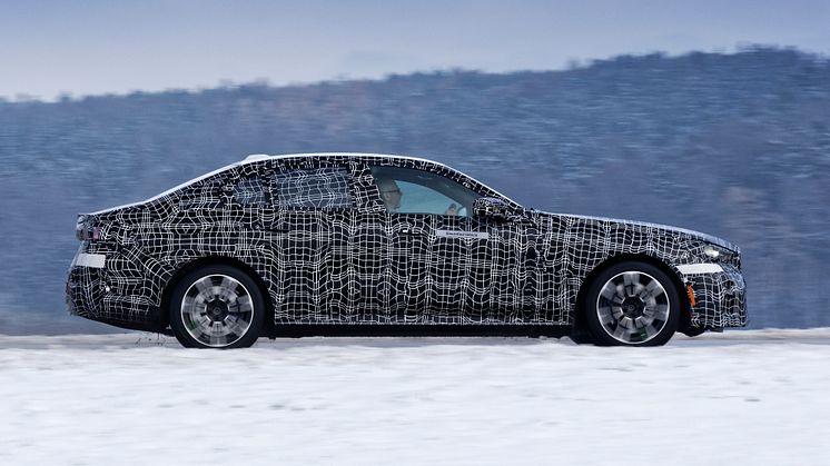Helt nye BMW i5 Sedan på kamuflerte tester