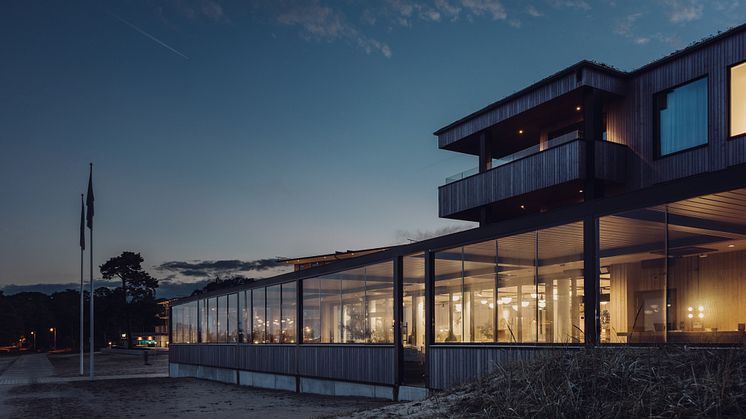 Restaurangen och uteserveringen höstkväll 2022