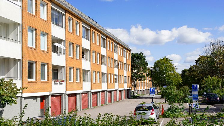 Eneff (eneff.se) och många andra önskade och hade förväntat sig hårdare krav genom EPBD, ställda på varje enskild byggnad.