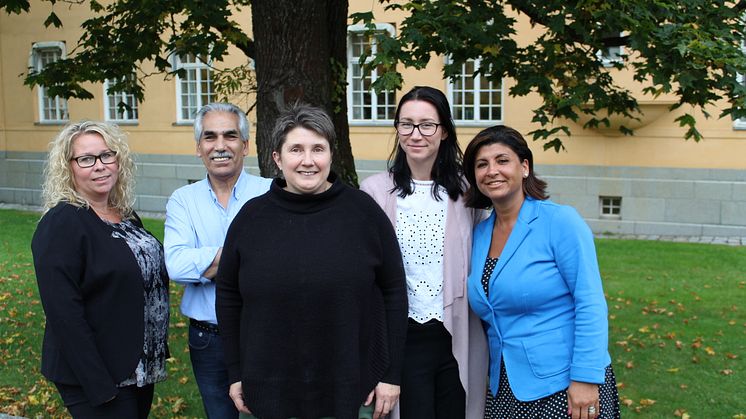 Chanette Sjödin, Habib Effati, Anneli von Wachenfledt, Marzena Nordin och Fáten Nilsson ska överbrygga kompetensgapet. Saknas på bilden gör Joseph Daibess. 