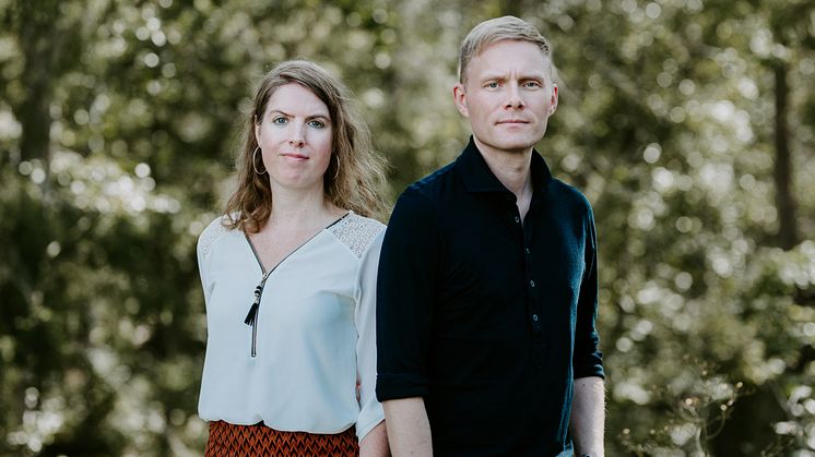 Jørgen Karlstrøm og Stine Sørlie, styre- og nestleder i Norsk Komponistforening, mener det er helt nødvendig med en politisk diskusjon om NRKs oppdrag og samfunnsansvar for kulturen og musikken.  Foto: Renate Madsen.