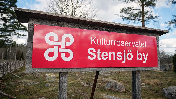 På kulturreservatet Stensjö by ska besökaren få en bild av hur en skogsby i Småland fungerade runt sekelskiftet 1900. Vitterhetsakademien är förvaltare och Länsstyrelsen tillsynsmyndighet. Foto: Urban Wedin.