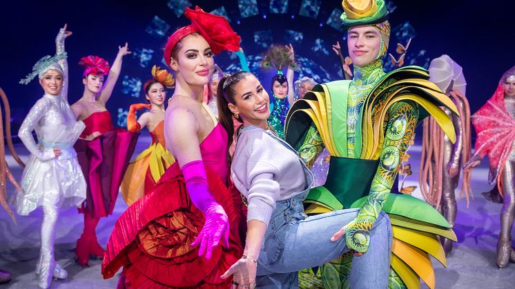 Sarah Engels besuchte für einen Tag die Proben der neuen HOLIDAY ON ICE Show A NEW DAY und wünschte ihrer Showfamilie viel Erfolg für die Tour